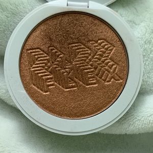 MILK MAKEUP FLEX HIGHLIGHTER in the shade glazed